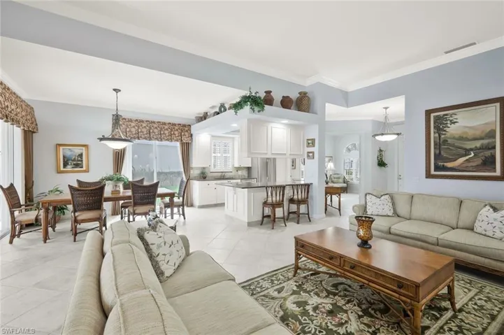 5449  Freeport  LN, Naples, FL 34119
