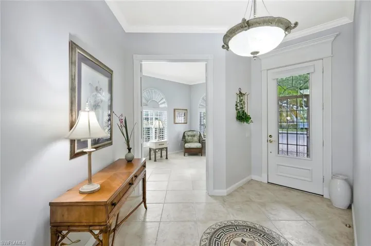 5449  Freeport  LN, Naples, FL 34119