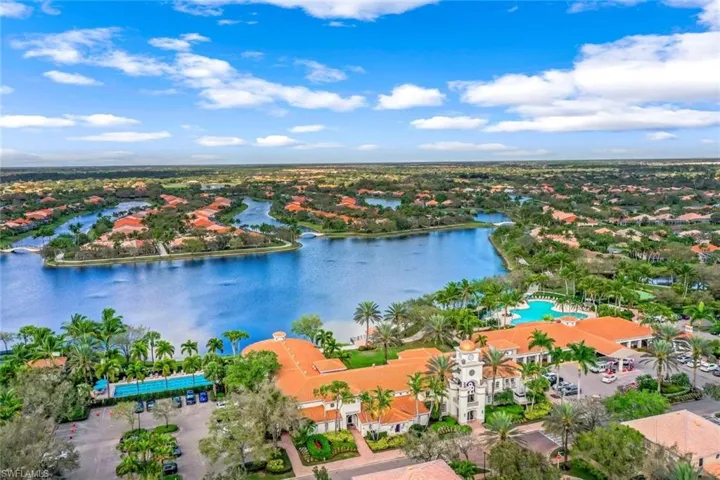 5449  Freeport  LN, Naples, FL 34119