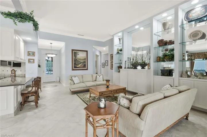 5449  Freeport  LN, Naples, FL 34119