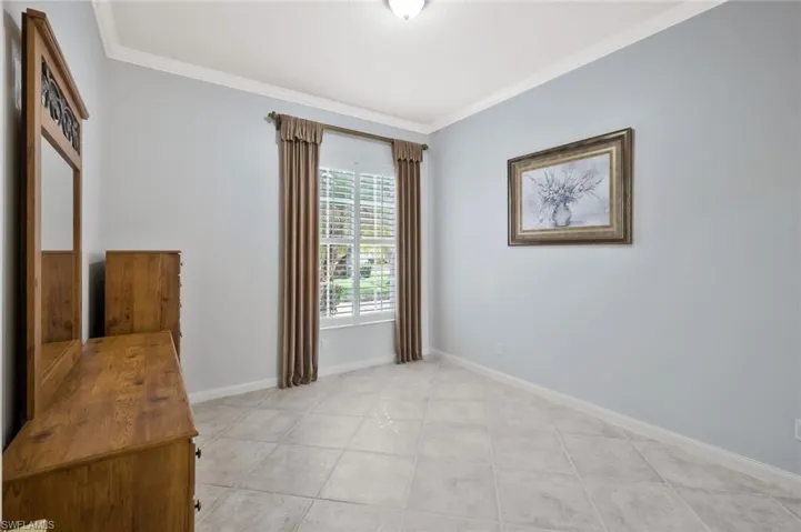 5449  Freeport  LN, Naples, FL 34119
