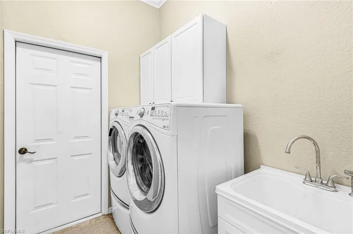 3007 Lake Butler Ct, Cape Coral, Florida 33909