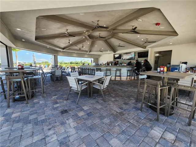 Tiki bar
