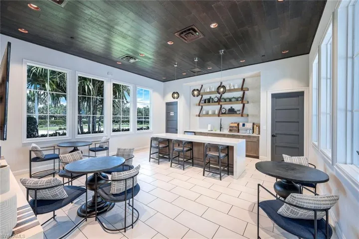 8957  Mustique  LN, Naples, FL 34114