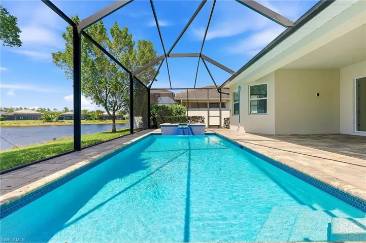 8957  Mustique  LN, Naples, FL 34114