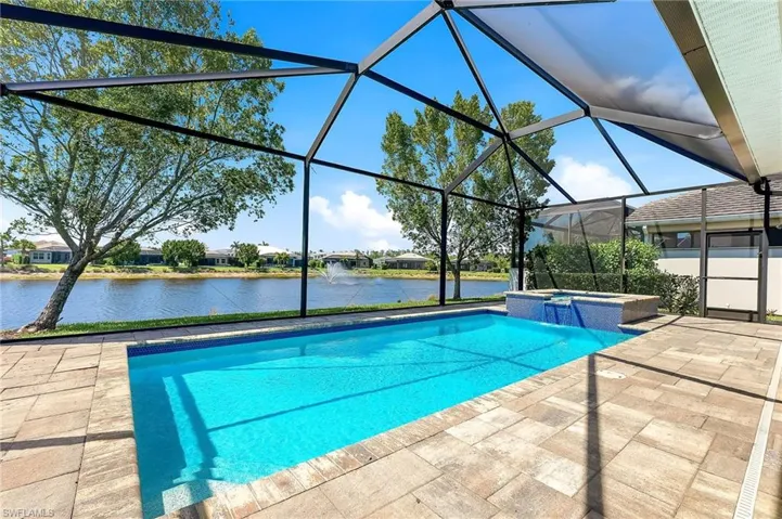 8957  Mustique  LN, Naples, FL 34114