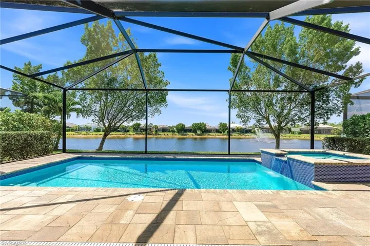 8957  Mustique  LN, Naples, FL 34114
