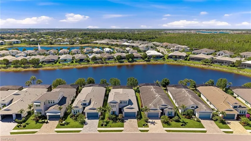 8957  Mustique  LN, Naples, FL 34114