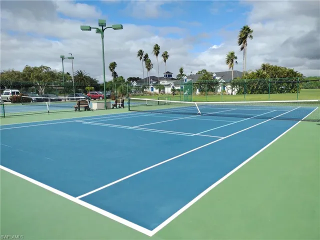 --Tennis & Pickleball Courts