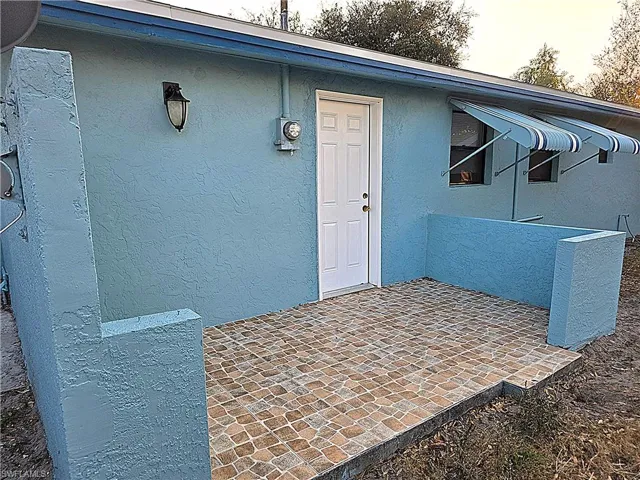 Open tiled patio great for cook outs