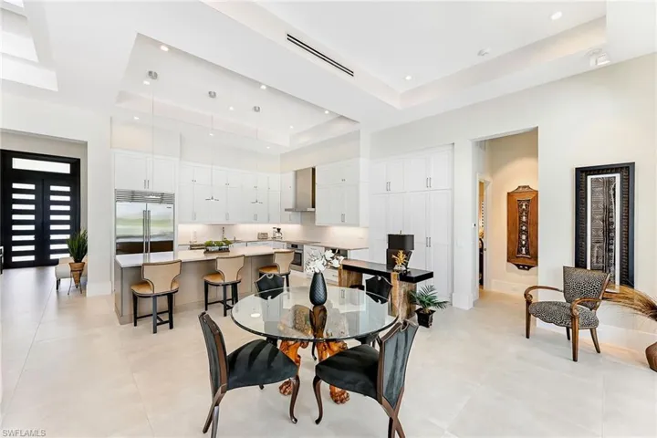 Kitchen/Dining/Desk