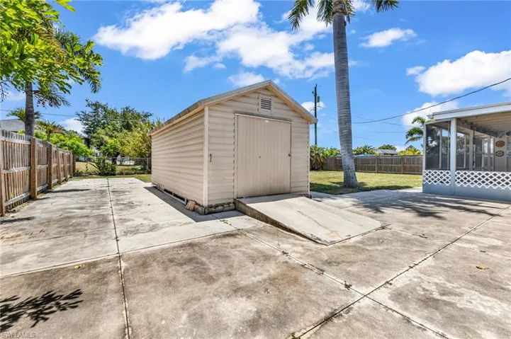 433 Glenridge Ave Nw, Port Charlotte, Florida 33952