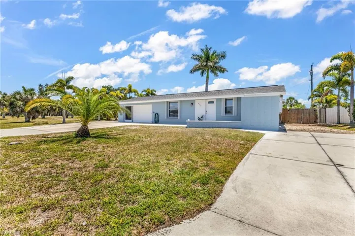 433 Glenridge Ave Nw, Port Charlotte, Florida 33952