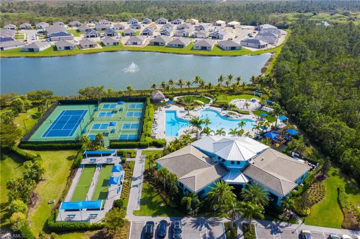 3286 Baravaldo Cir, Cape Coral, Florida 33909
