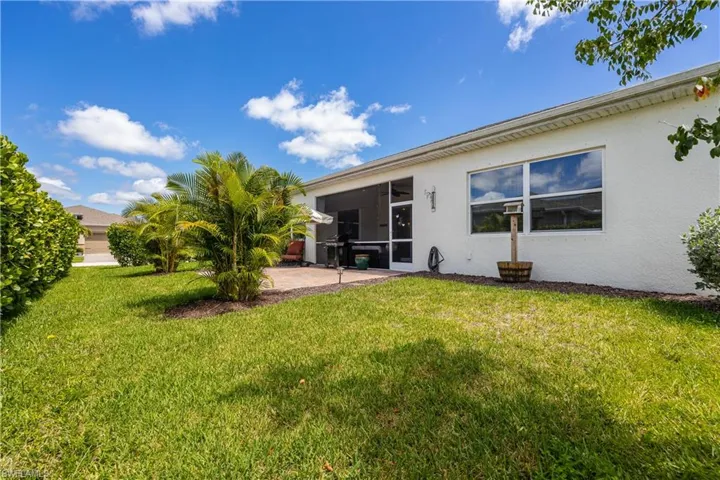 3286 Baravaldo Cir, Cape Coral, Florida 33909