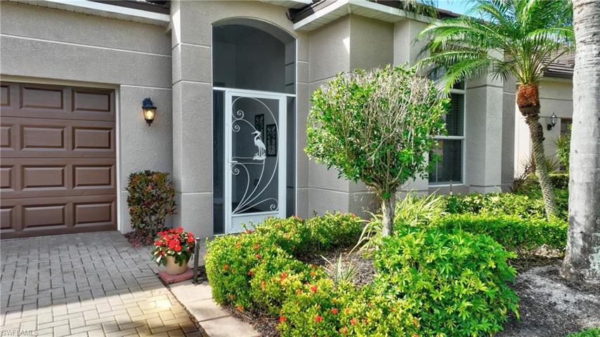 Screened in entryway allows refreshing breezes