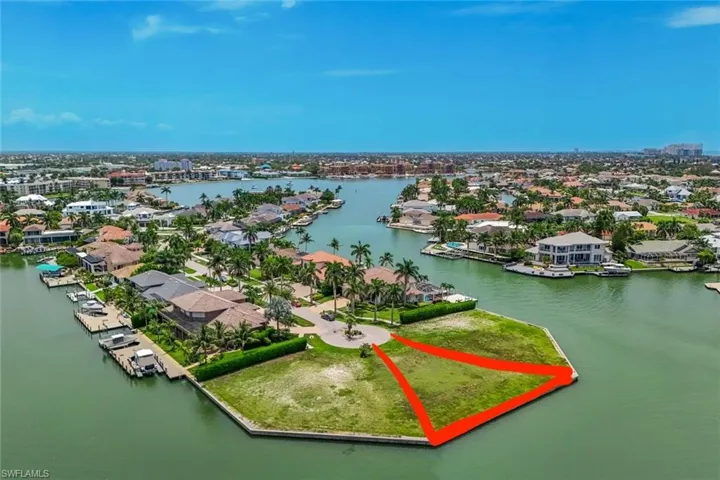 620 Rockport Ct, Marco Island, Florida 34145