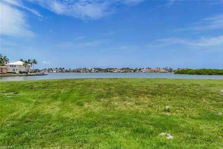 620 Rockport Ct, Marco Island, Florida 34145