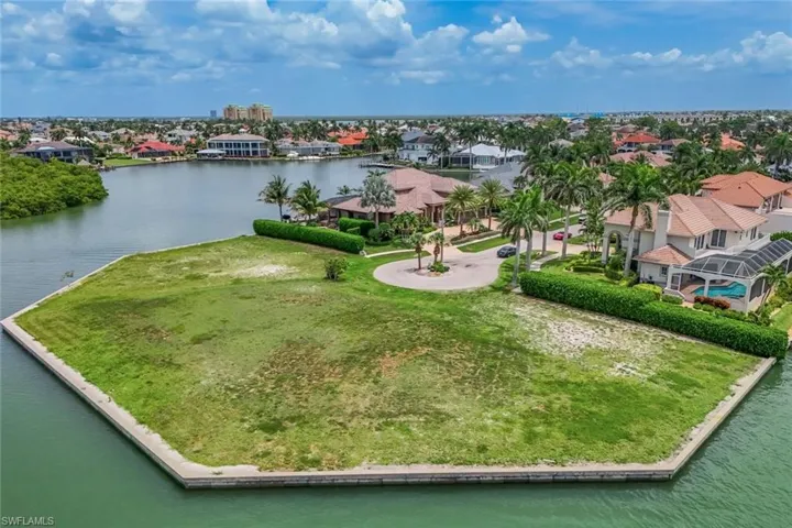 620 Rockport Ct, Marco Island, Florida 34145