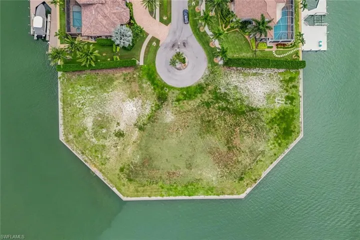 620 Rockport Ct, Marco Island, Florida 34145