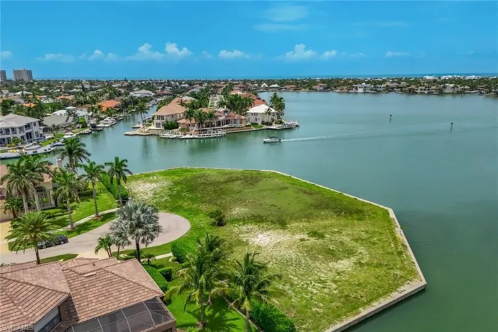 620 Rockport Ct, Marco Island, Florida 34145
