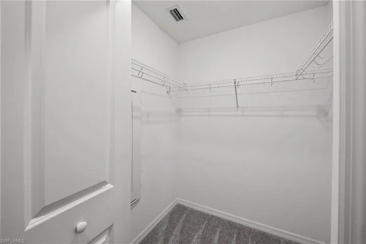18461  Copperhead N CT, Lehigh Acres, FL 33936