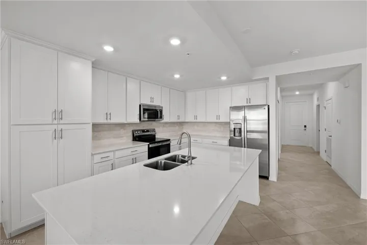 18461  Copperhead N CT, Lehigh Acres, FL 33936