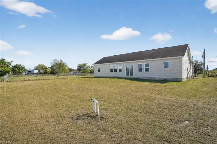 2808 34th St Sw, Lehigh Acres, Florida 33976