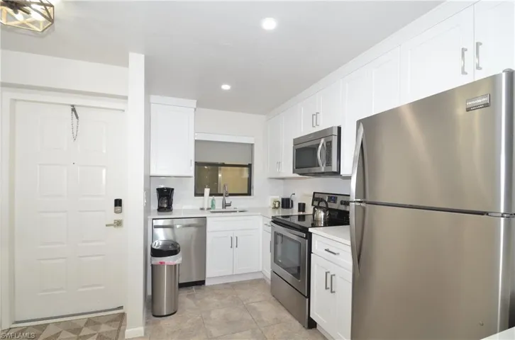 271 Southbay Dr 235, Naples, Florida 34108
