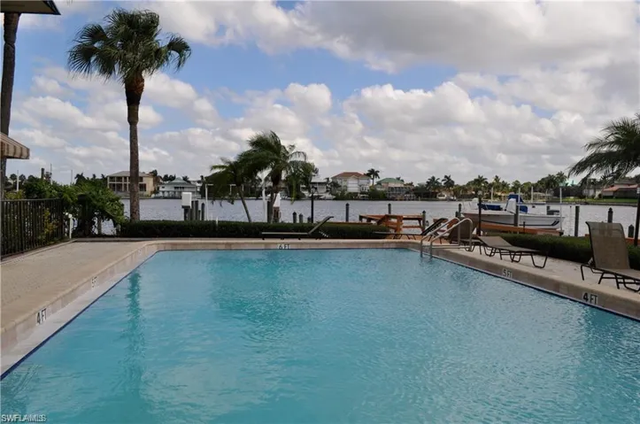 271 Southbay Dr 235, Naples, Florida 34108