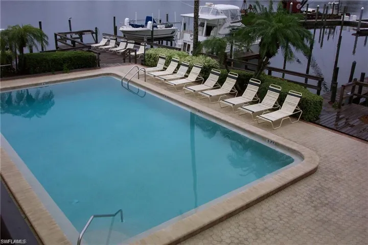 271 Southbay Dr 235, Naples, Florida 34108