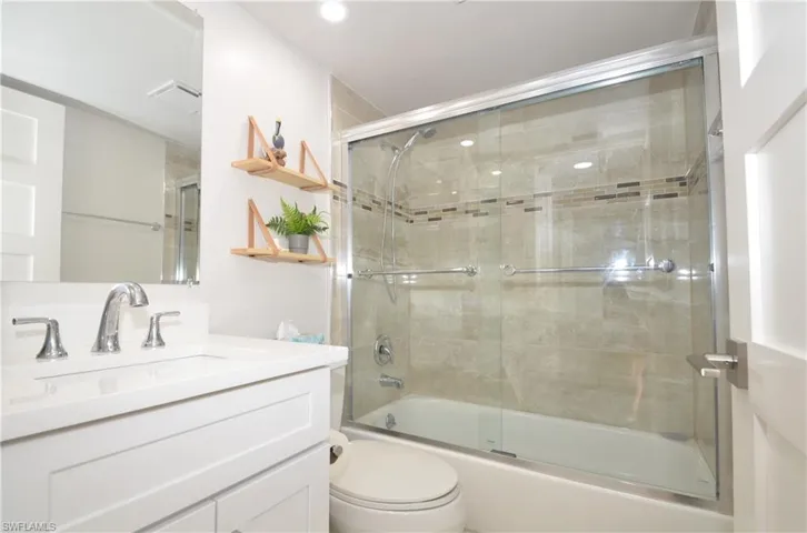 271 Southbay Dr 235, Naples, Florida 34108