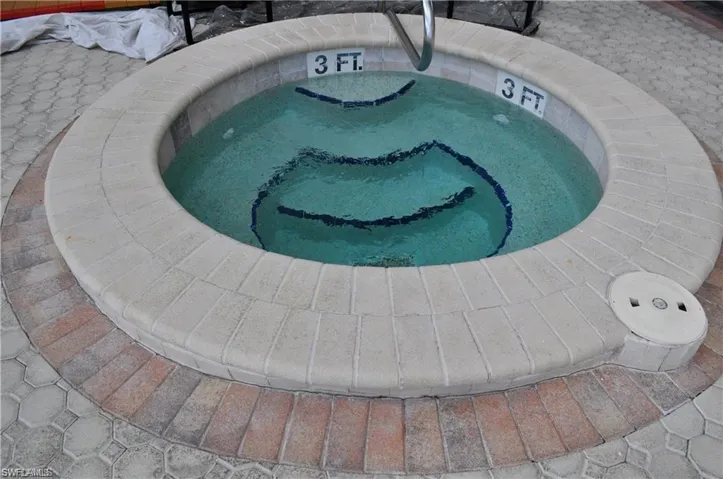 271 Southbay Dr 235, Naples, Florida 34108