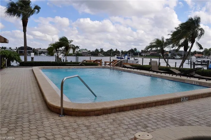 271 Southbay Dr 235, Naples, Florida 34108