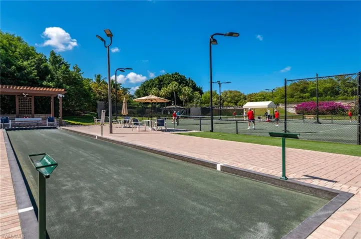 Bocce, tennis