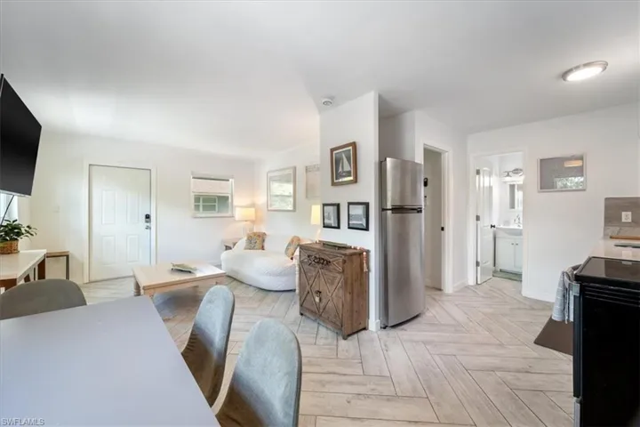 3365 Estey Ave, Naples, Florida 34104