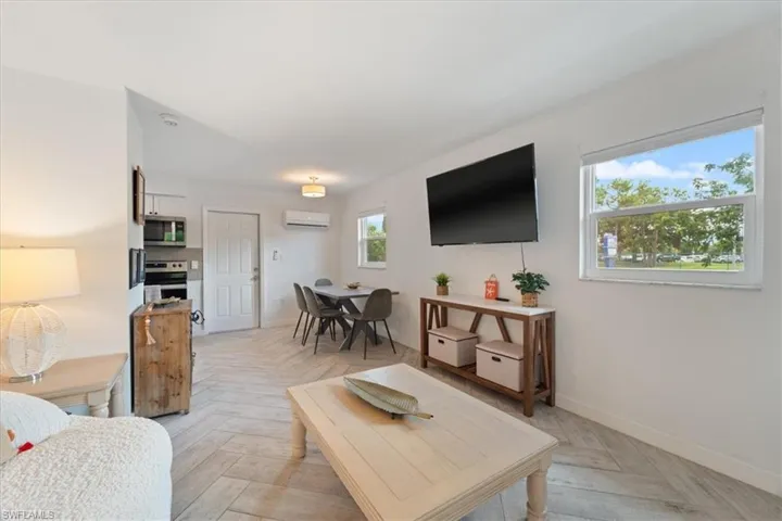 3365 Estey Ave, Naples, Florida 34104