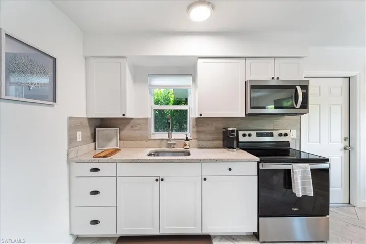 3365 Estey Ave, Naples, Florida 34104
