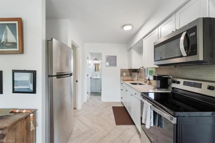 3365 Estey Ave, Naples, Florida 34104