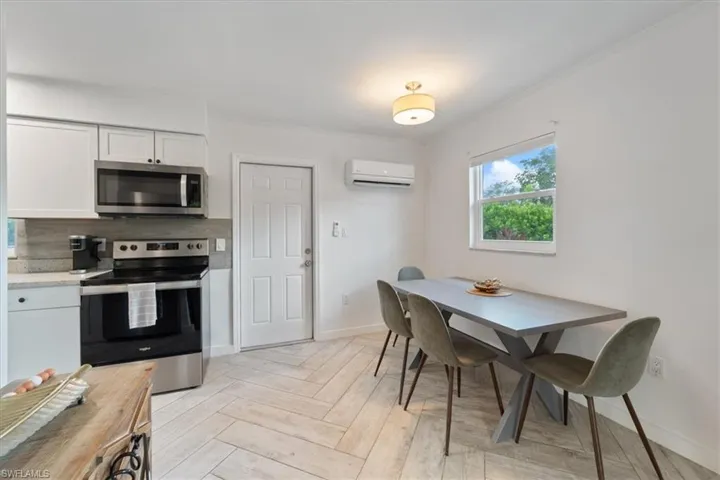3365 Estey Ave, Naples, Florida 34104