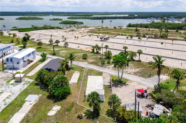 47 Oyster Bay Ln, Fort Myers Beach, Florida 33931