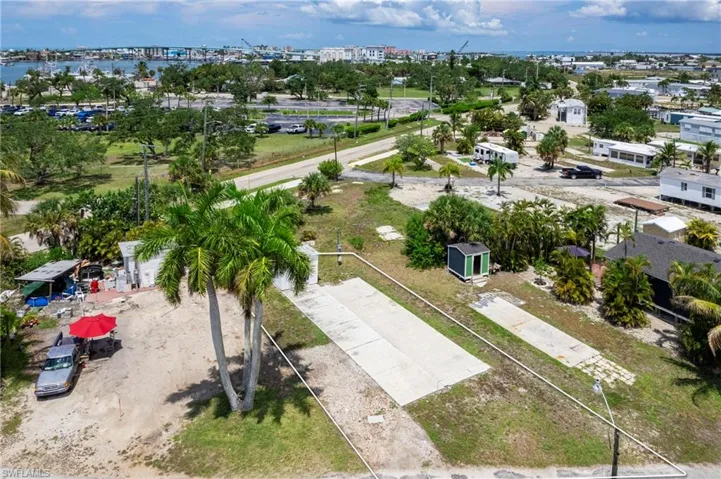 47 Oyster Bay Ln, Fort Myers Beach, Florida 33931