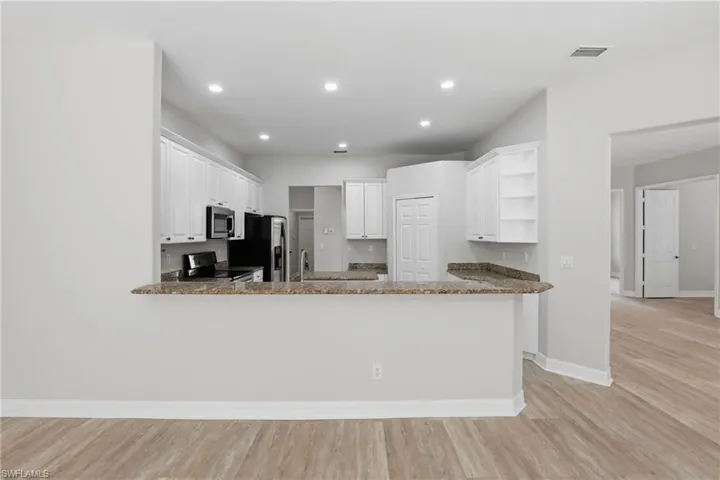 Kitchen Breakfast Bar