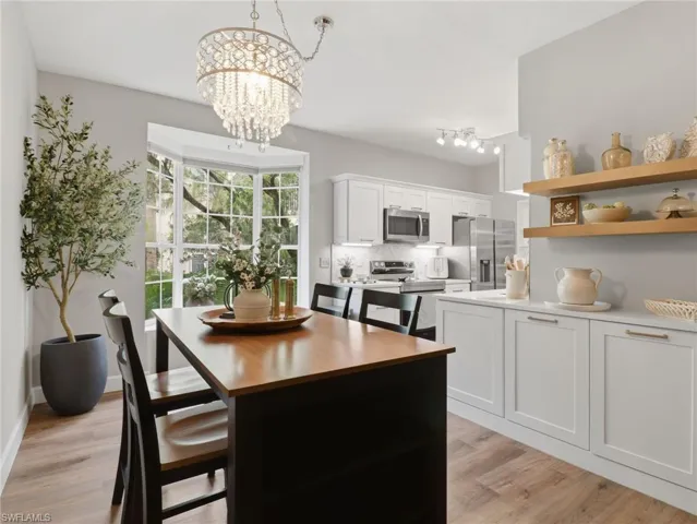 88 Silver Oaks Cir 4-101, Naples, Florida 34119