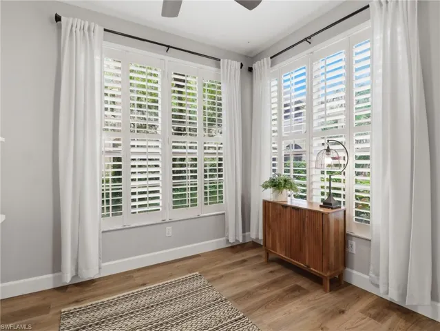 88 Silver Oaks Cir 4-101, Naples, Florida 34119