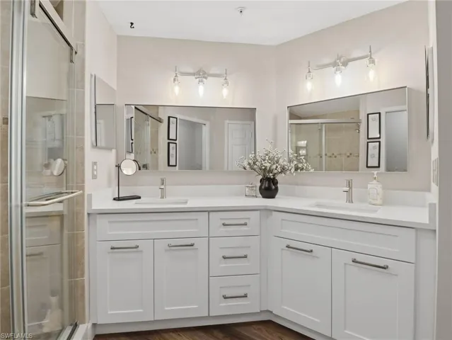 88 Silver Oaks Cir 4-101, Naples, Florida 34119