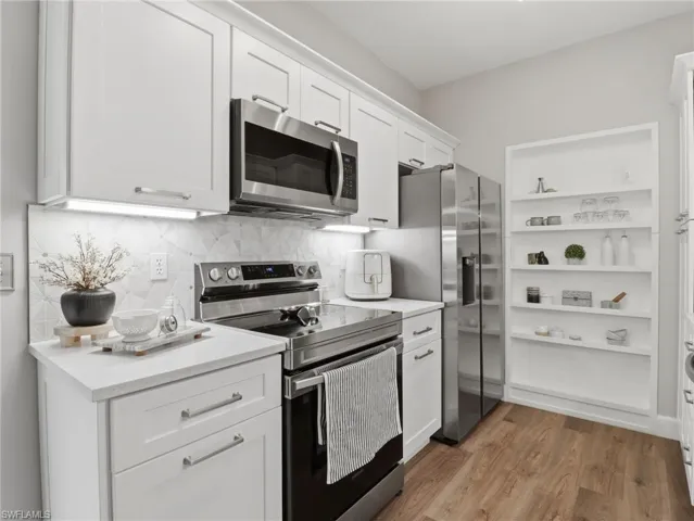 88 Silver Oaks Cir 4-101, Naples, Florida 34119