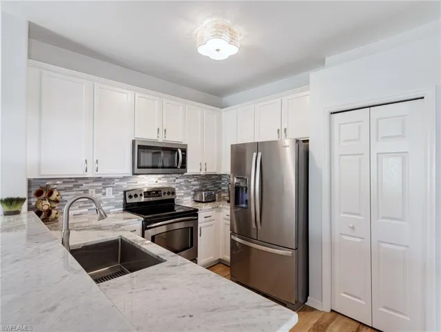 21393  Bella Terra  BLVD, Estero, FL 33928