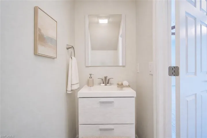 904 Hampton Cir 94, Naples, Florida 34105