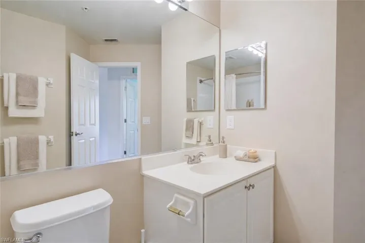 904 Hampton Cir 94, Naples, Florida 34105